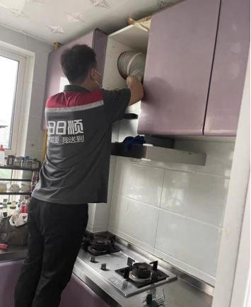 月圓情意濃 日日順居家場景解決方案，用絲絲關懷化解節假之憂——記冰箱維修團隊的暖心舊記中秋假期服務“事